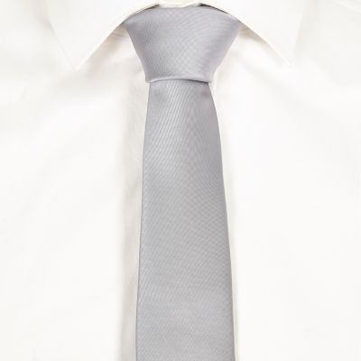Grey metallic tone tie